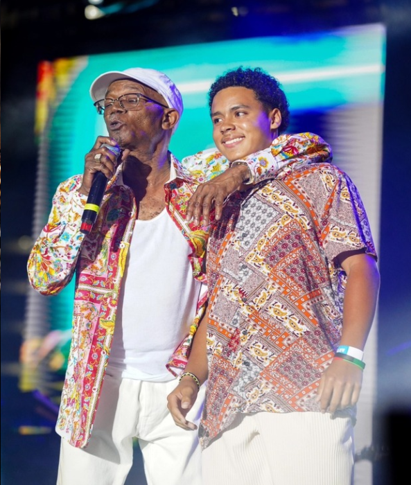 imageedit_23_8235481472